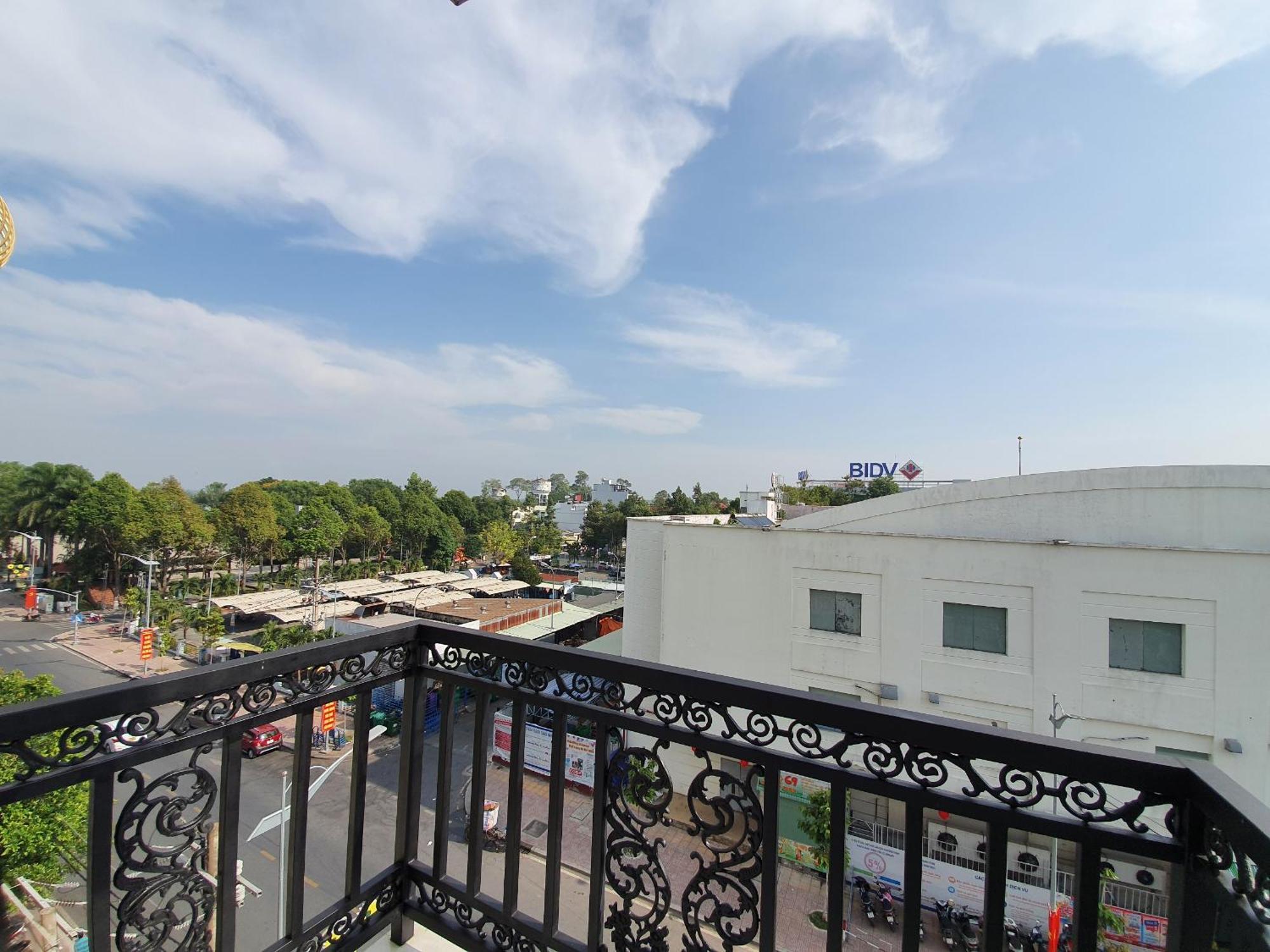 Minh Khue Hotel Vĩnh Long Exterior photo